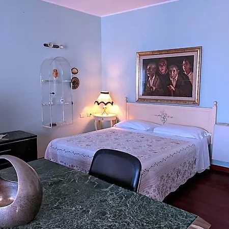 D'elite & Breakfast 4* פררה
